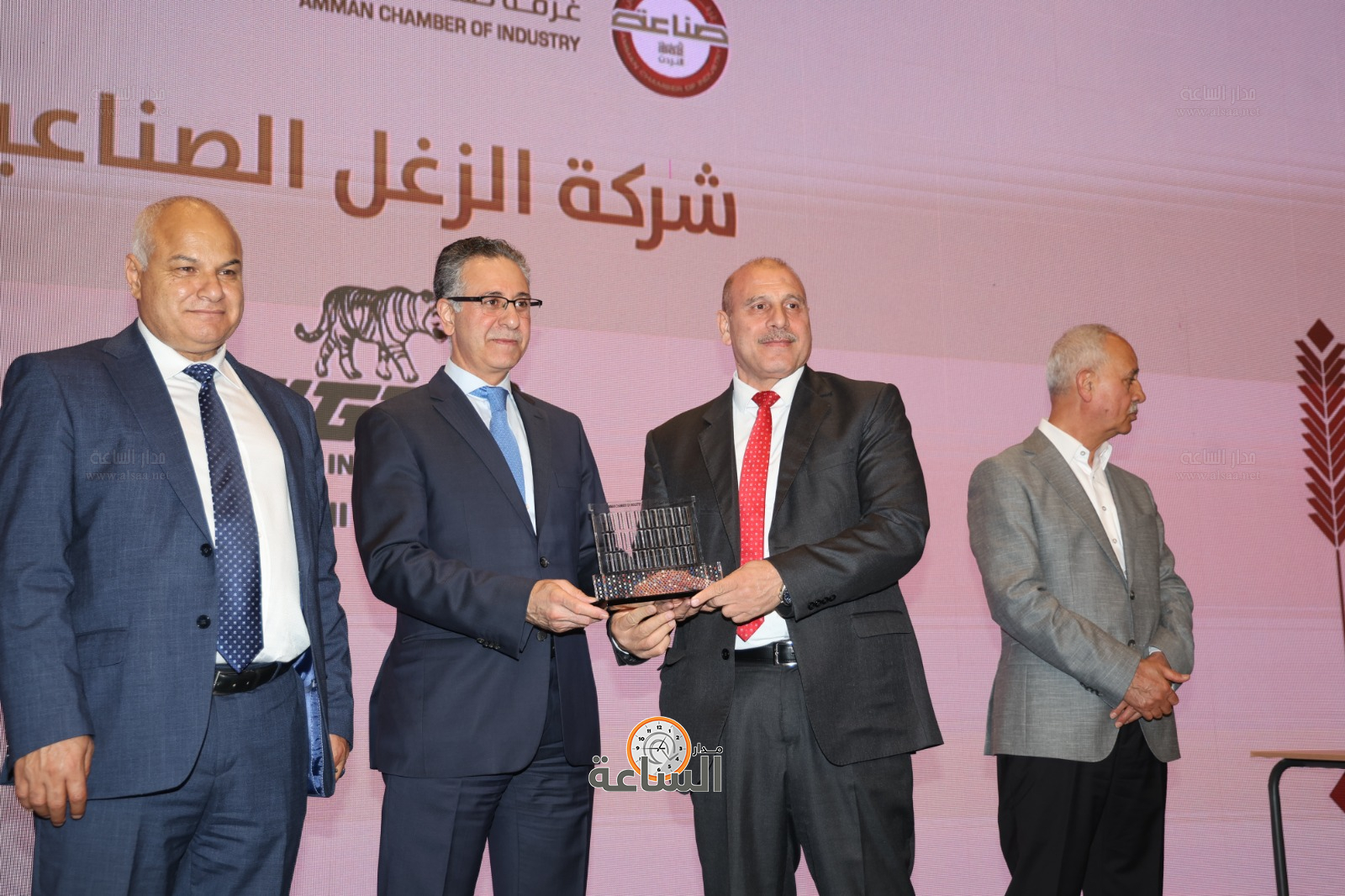 Madar Al-Saa Images 0.0752147010293962