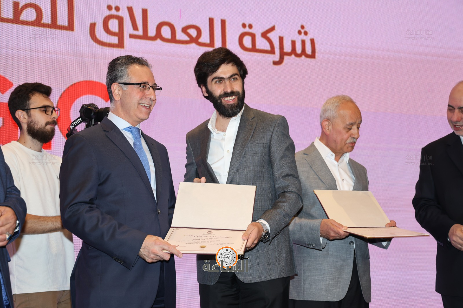 Madar Al-Saa Images 0.8961843359976306