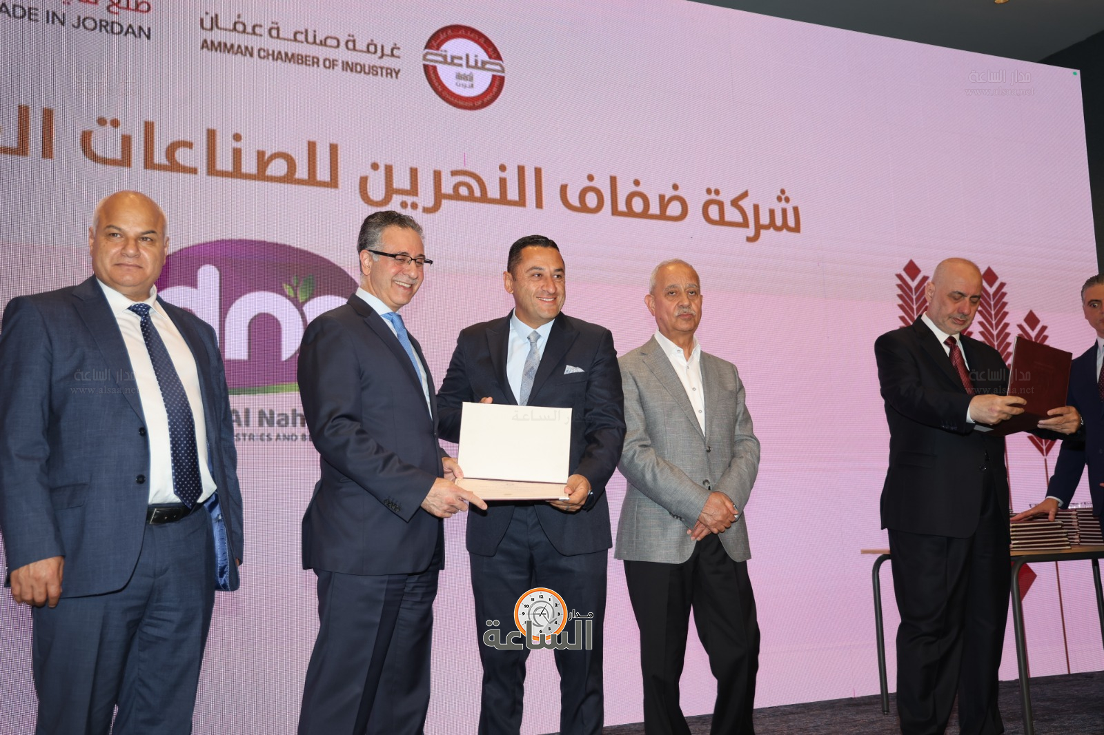 Madar Al-Saa Images 0.4461239452361119