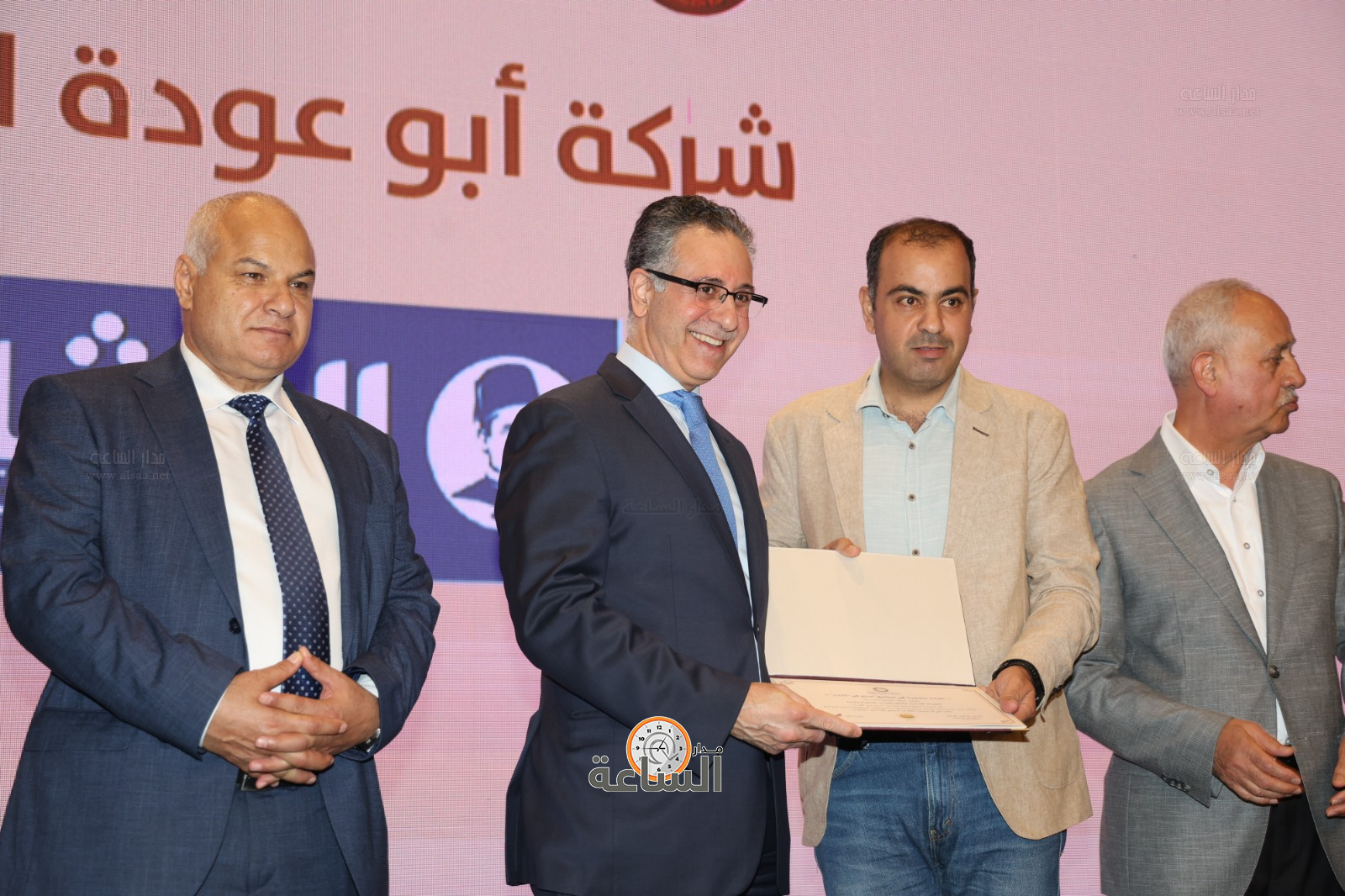 Madar Al-Saa Images 0.14845443836908656