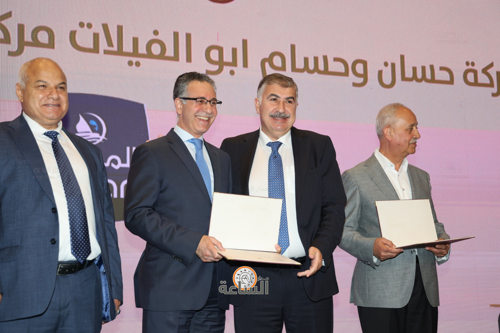 Madar Al-Saa Images 0.8637796704186369