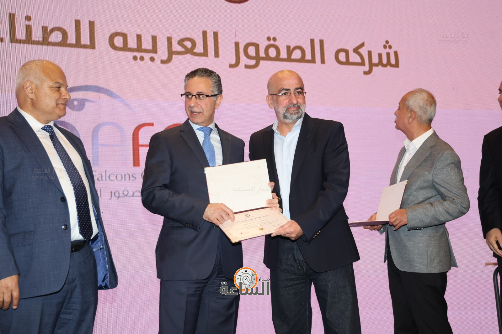 Madar Al-Saa Images 0.1877521059916265