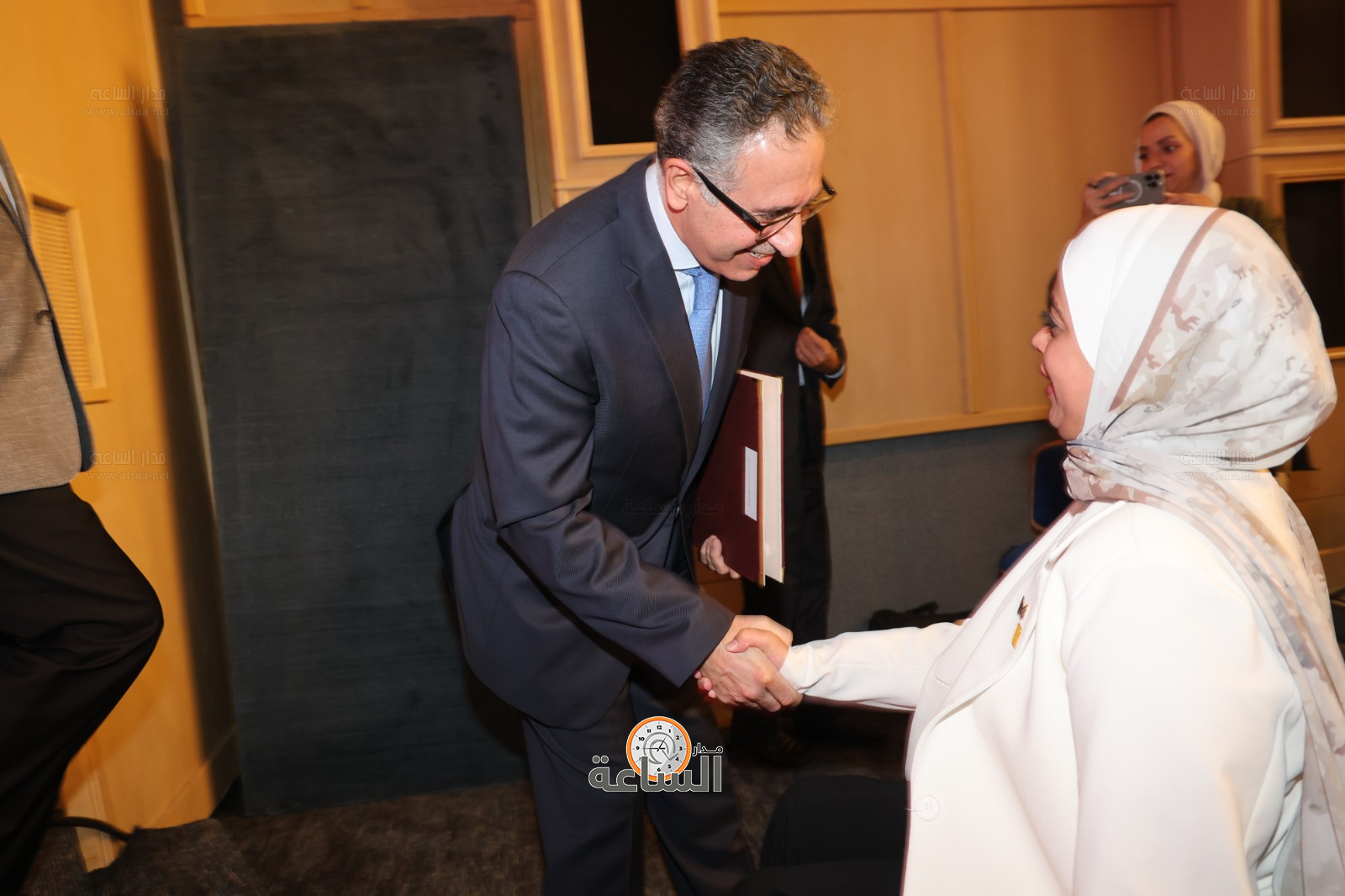 Madar Al-Saa Images 0.3736221497089005