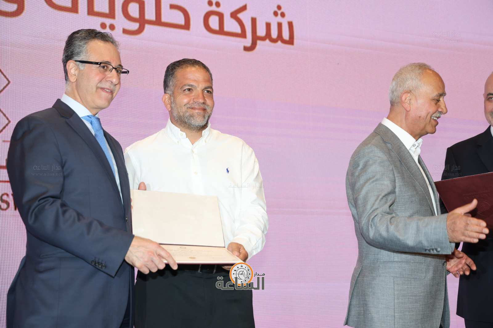 Madar Al-Saa Images 0.40551786781669397