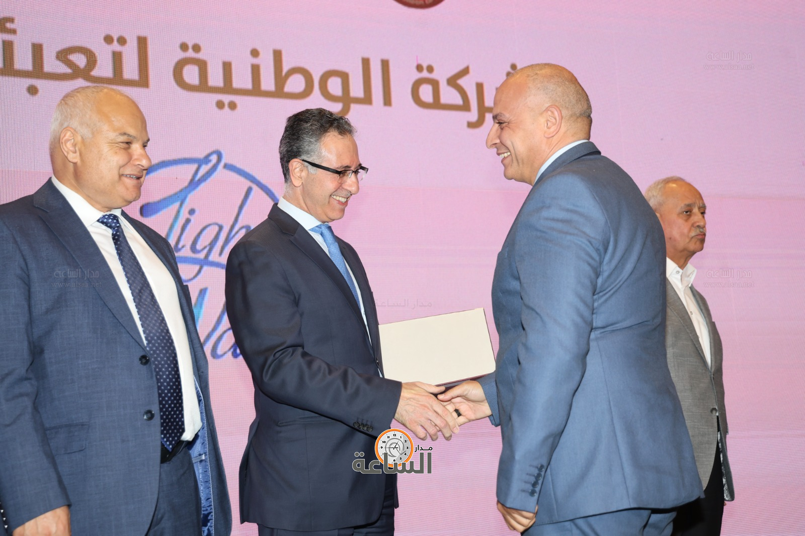 Madar Al-Saa Images 0.8189824286352572