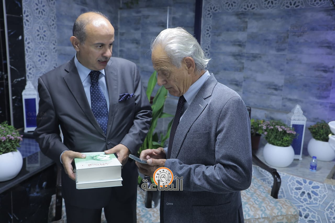 Madar Al-Saa Images 0.6477719278806113