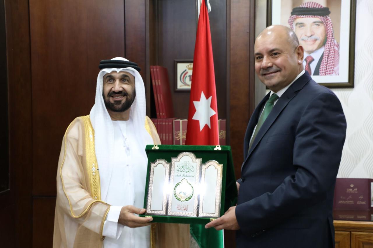 Madar Al-Saa Images 0.4094258990351197