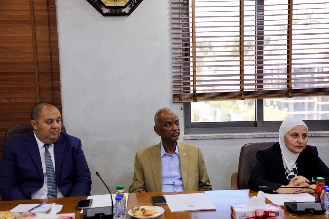 Madar Al-Saa Images 0.6085064490461978