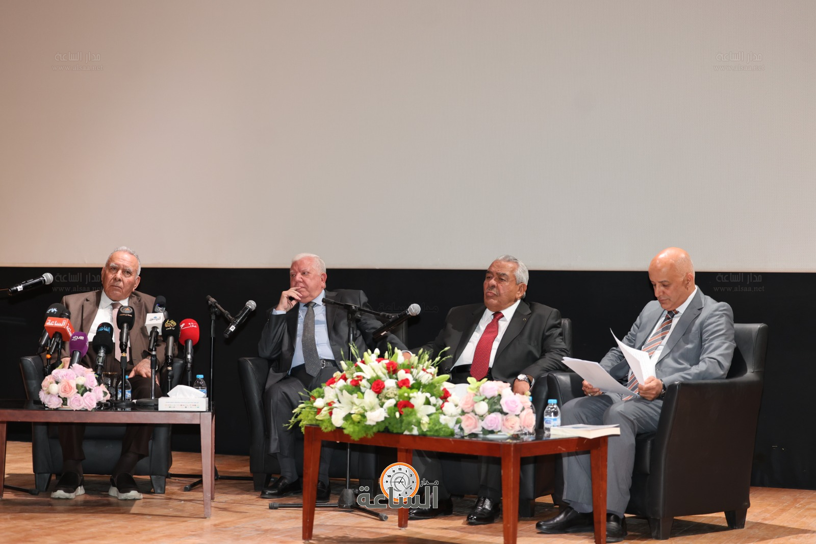 Madar Al-Saa Images 0.6767978880388916