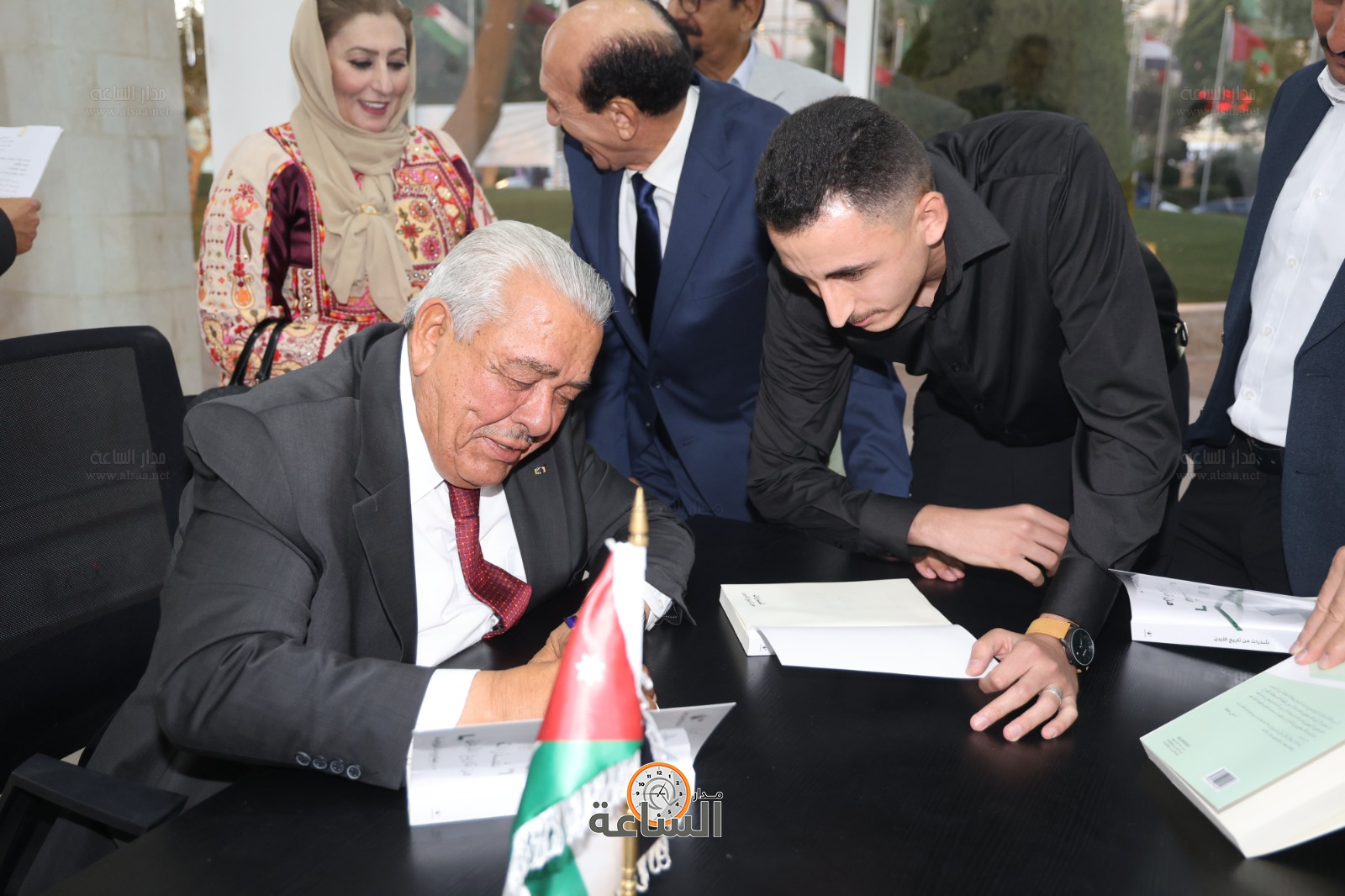 Madar Al-Saa Images 0.19847856065778458