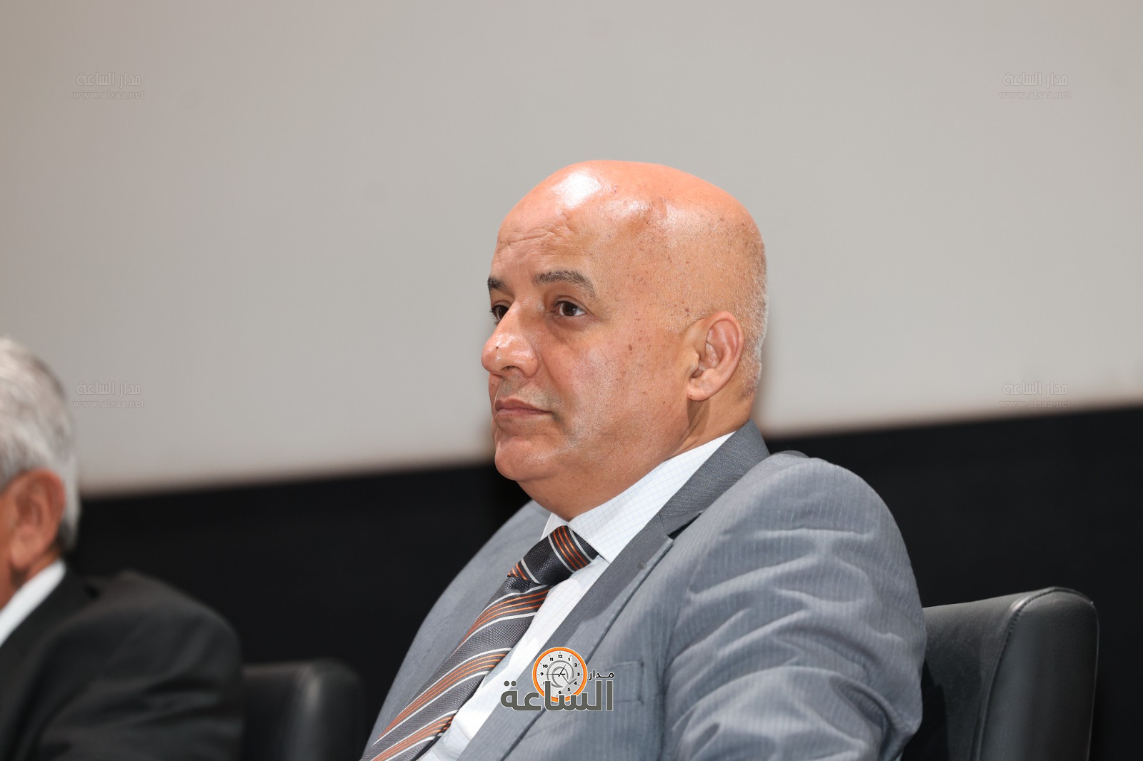 Madar Al-Saa Images 0.47624191334844057