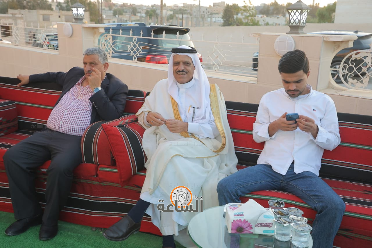 Madar Al-Saa Images 0.32964058456106815