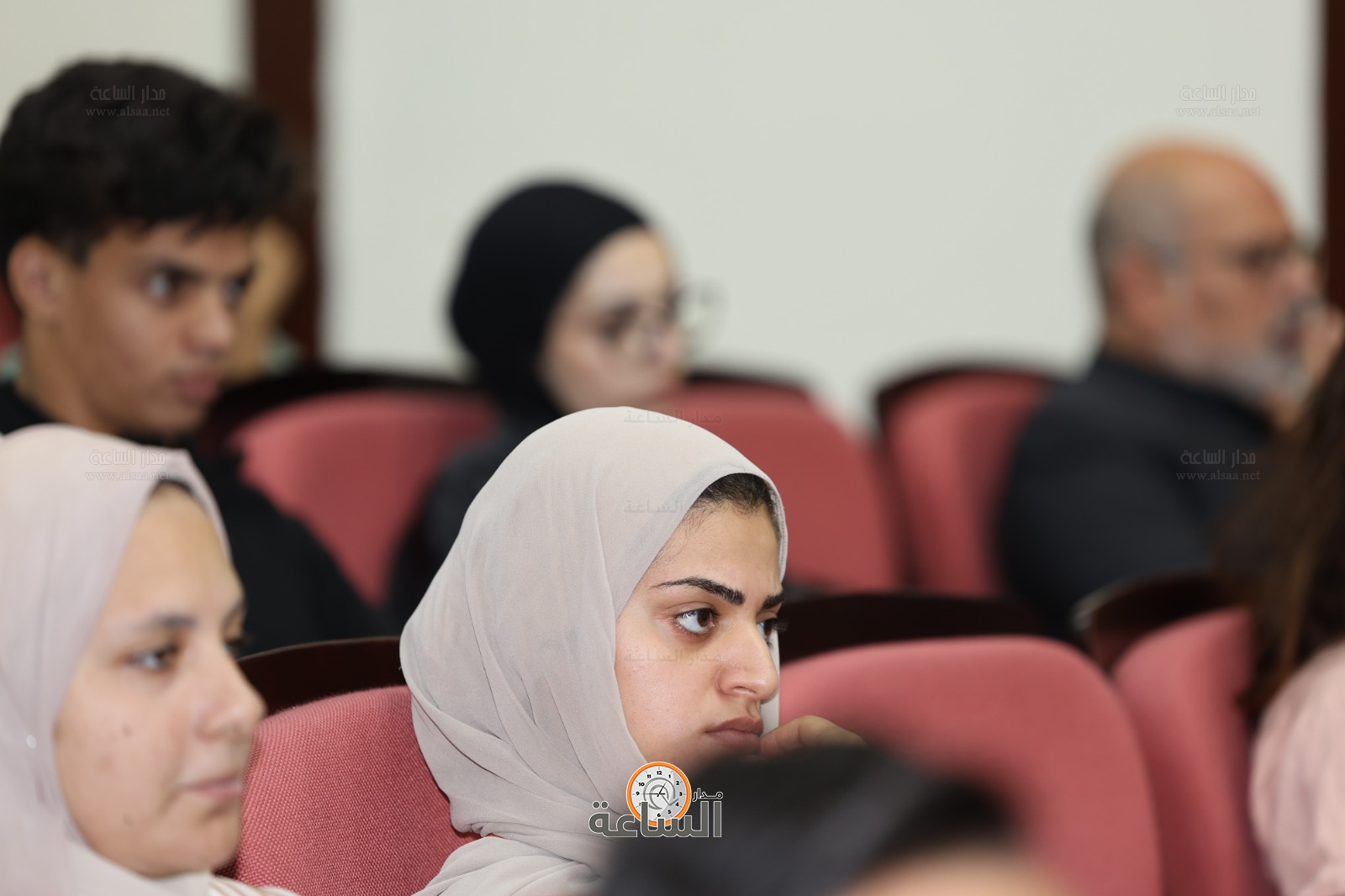 Madar Al-Saa Images 0.7416853514808307