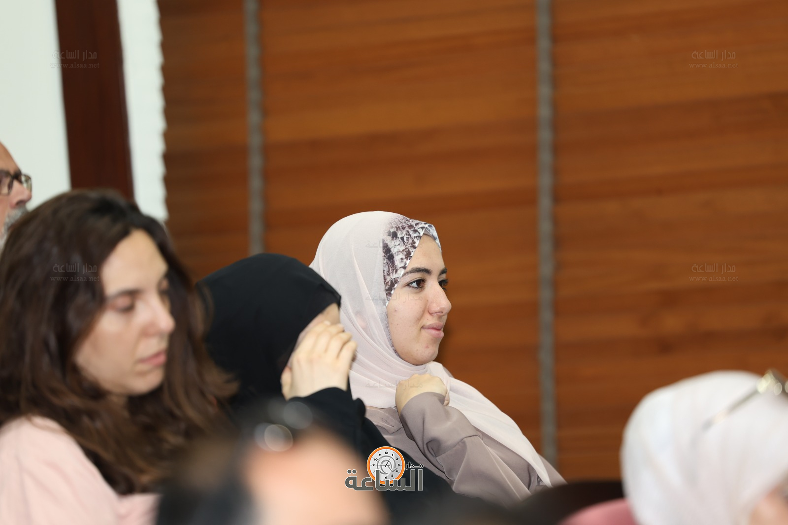 Madar Al-Saa Images 0.884064883111695