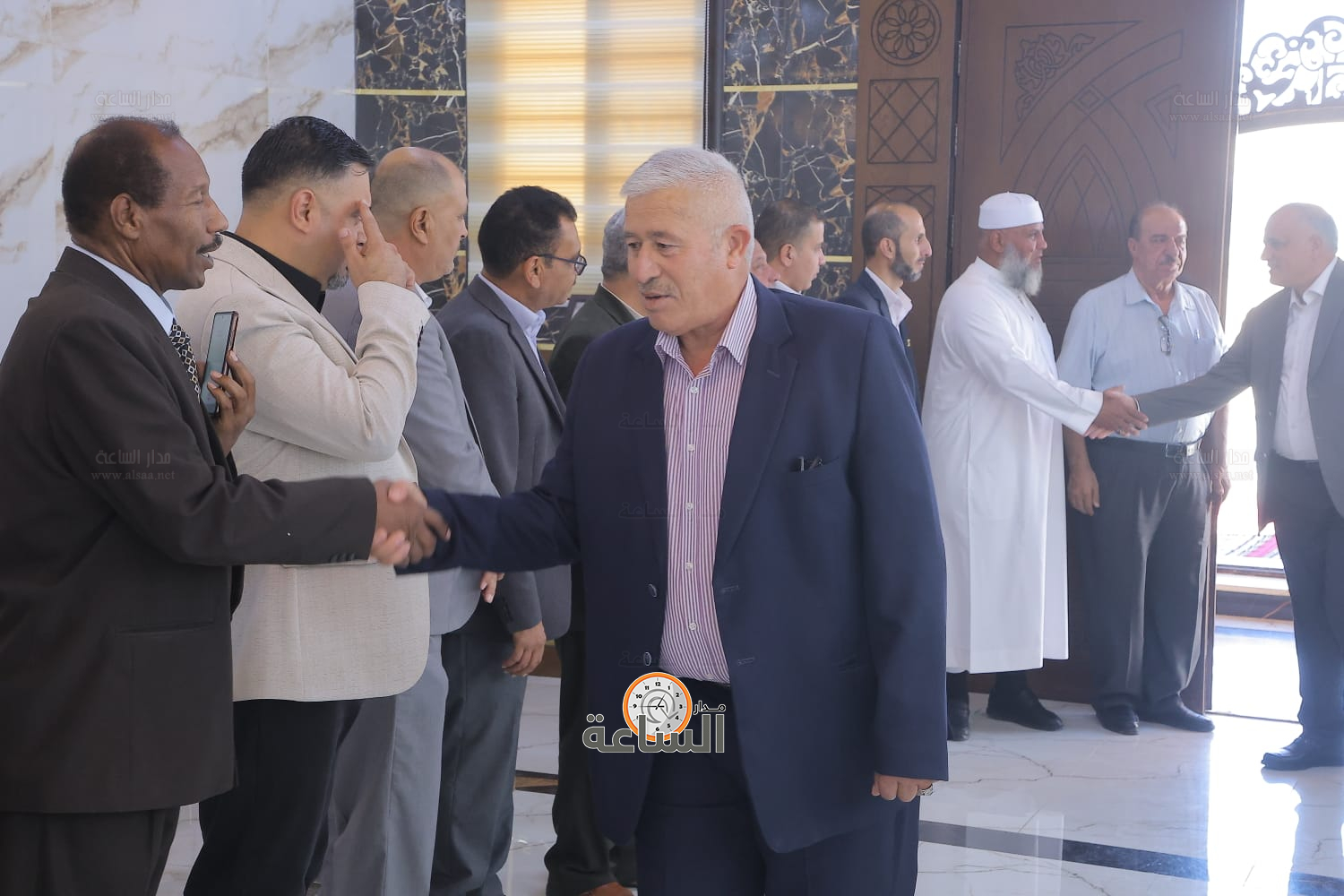 Madar Al-Saa Images 0.8294236170588616