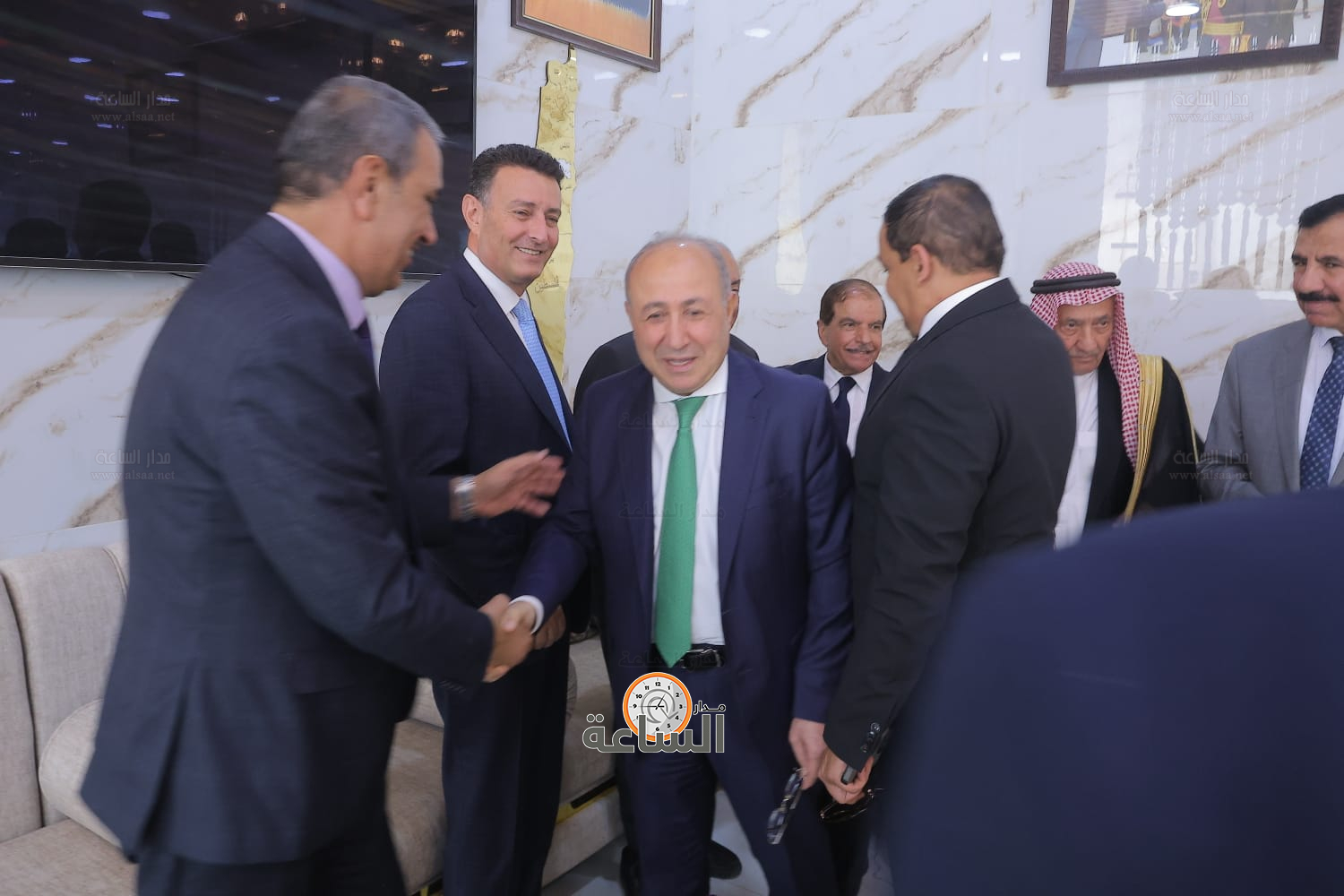 Madar Al-Saa Images 0.7444931452808994