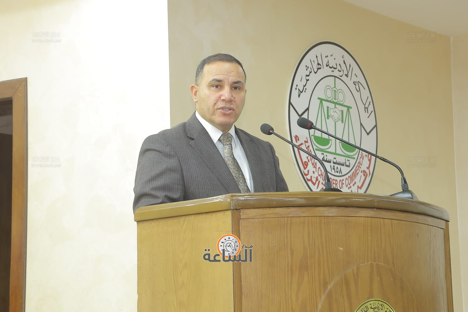 Madar Al-Saa Images 0.458207476758687