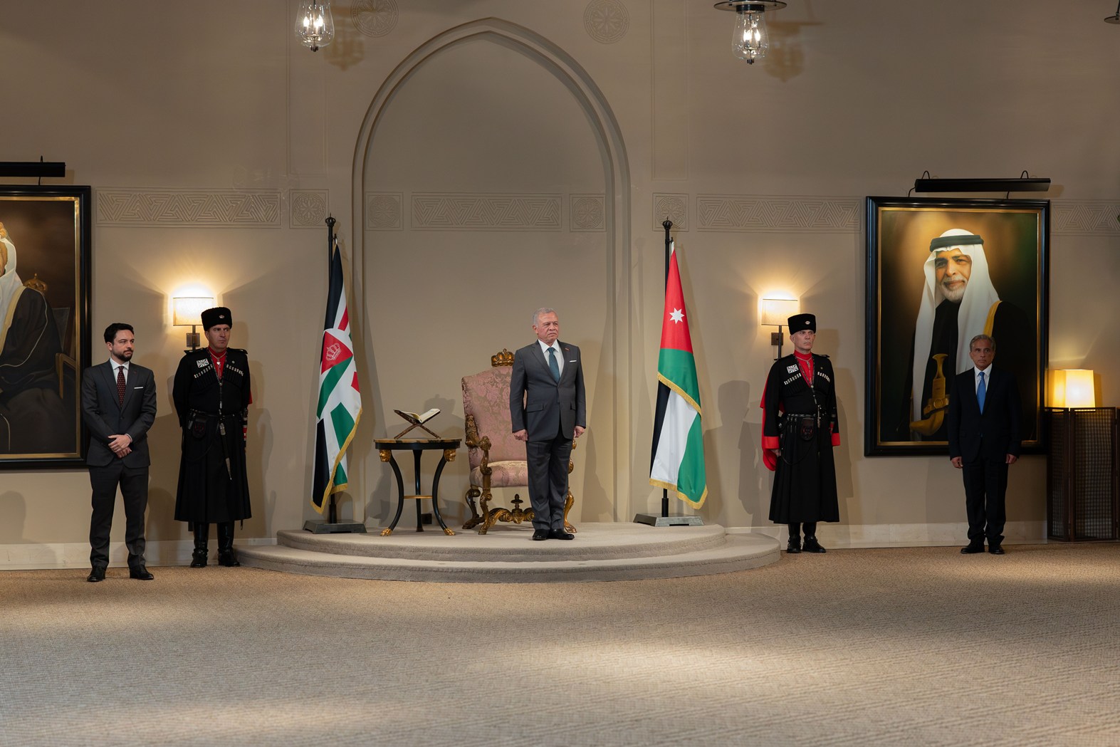 Madar Al-Saa Images 0.3025457814572652