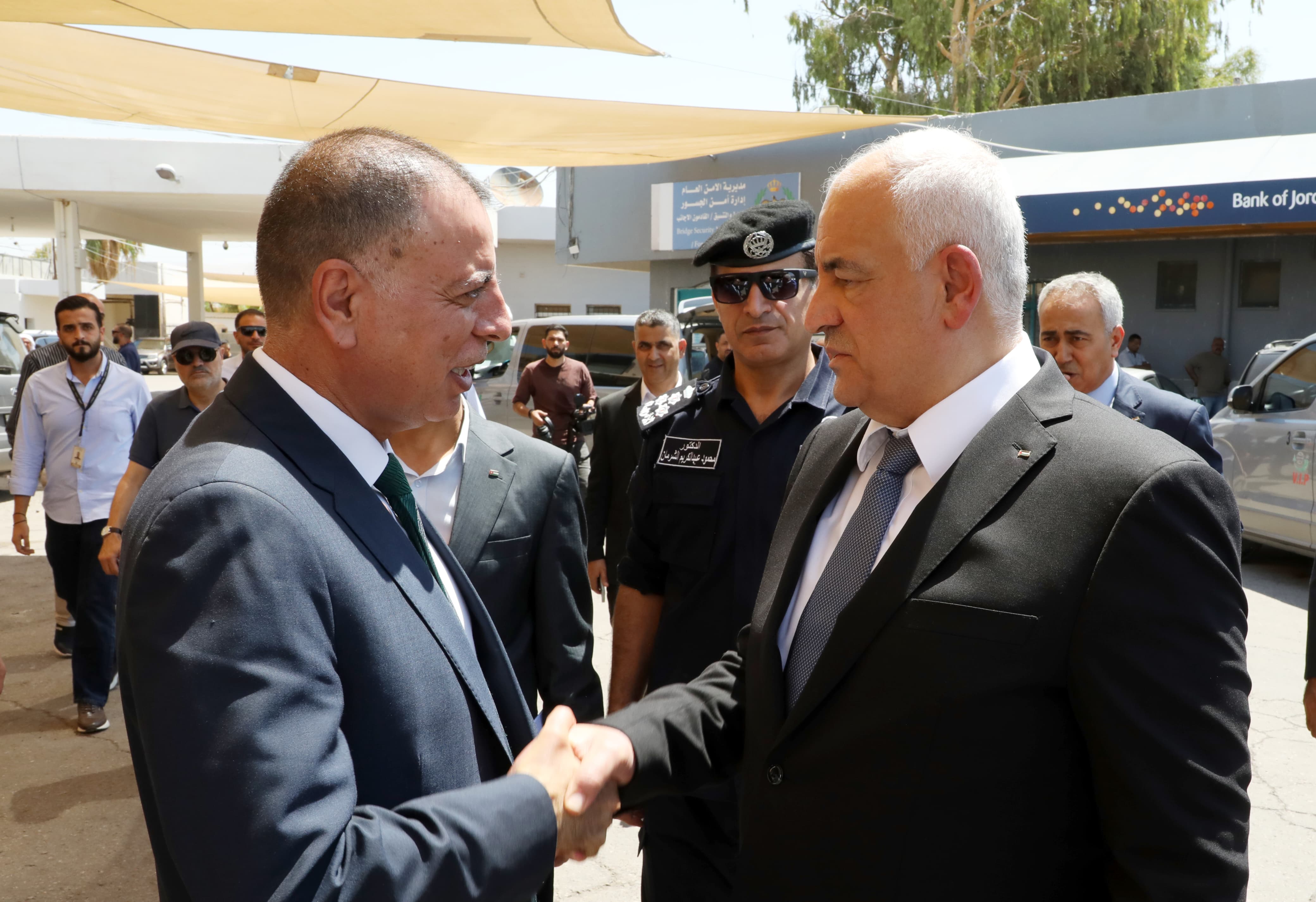 Madar Al-Saa Images 0.1916672963759788