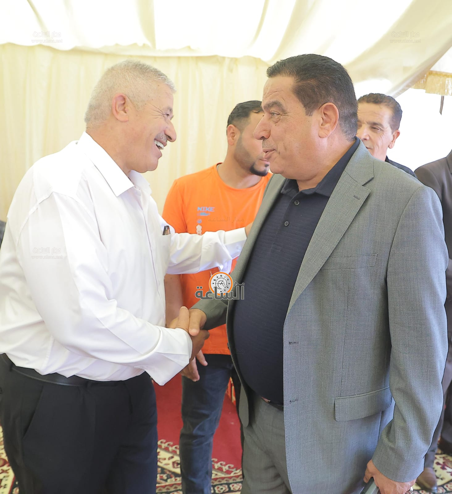 Madar Al-Saa Images 0.37076548068364923