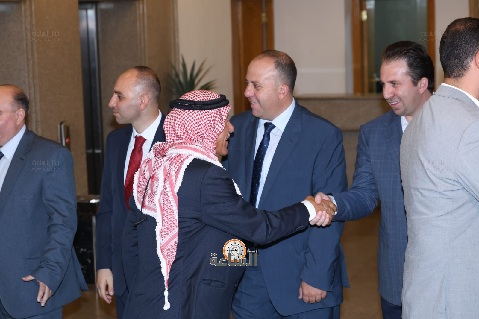 Madar Al-Saa Images 0.453540368335171