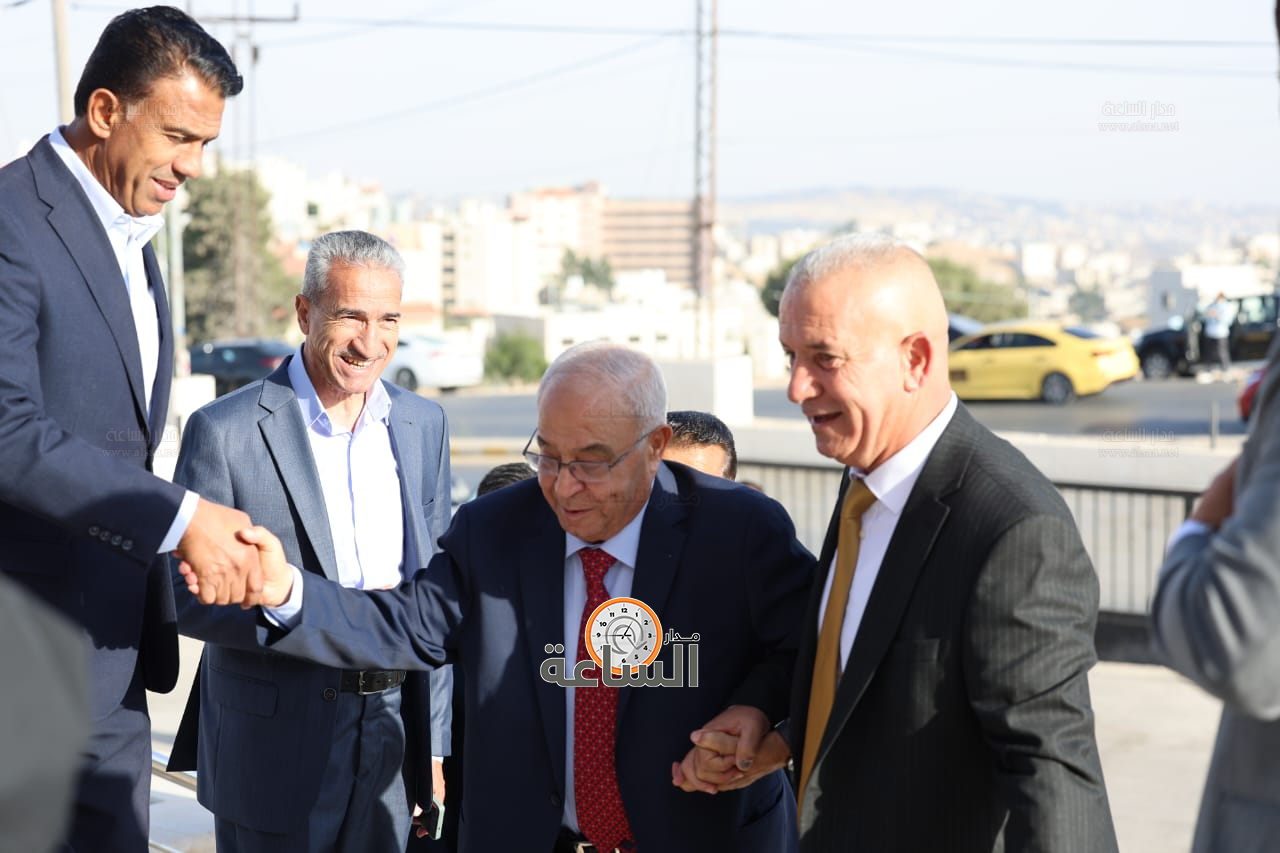 Madar Al-Saa Images 0.464806911673904