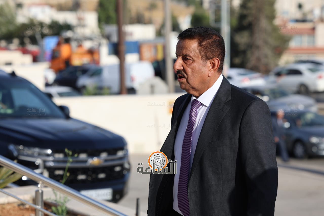 Madar Al-Saa Images 0.585434389072134