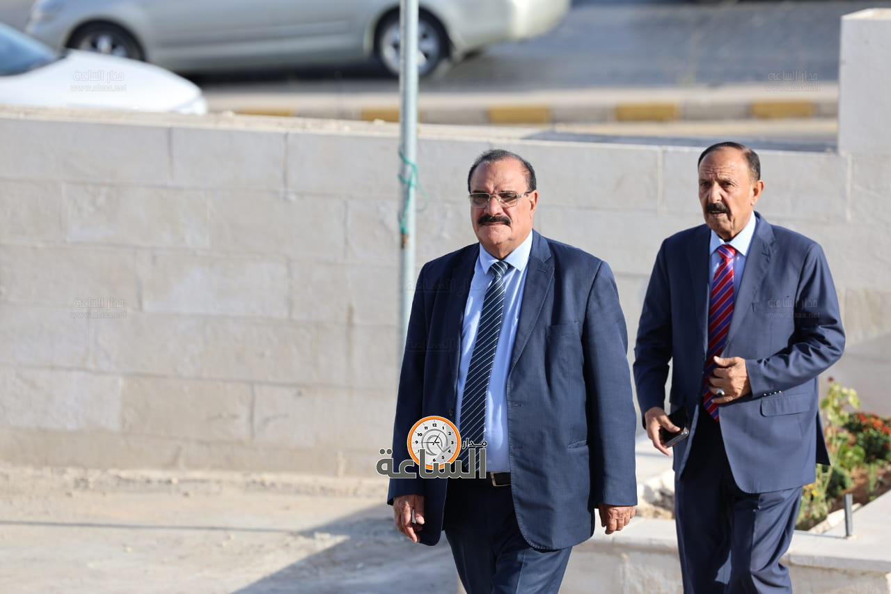 Madar Al-Saa Images 0.04240720645009555