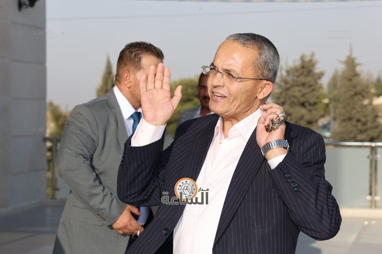 Madar Al-Saa Images 0.1308329476832364