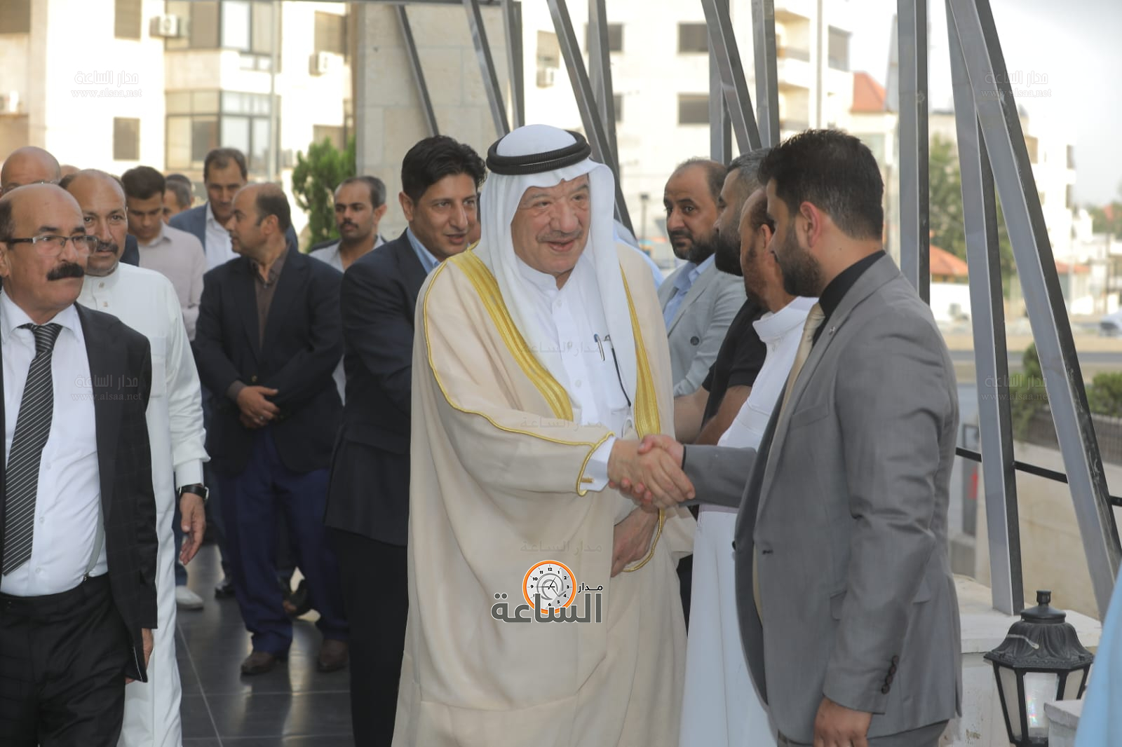 Madar Al-Saa Images 0.18302265145593444