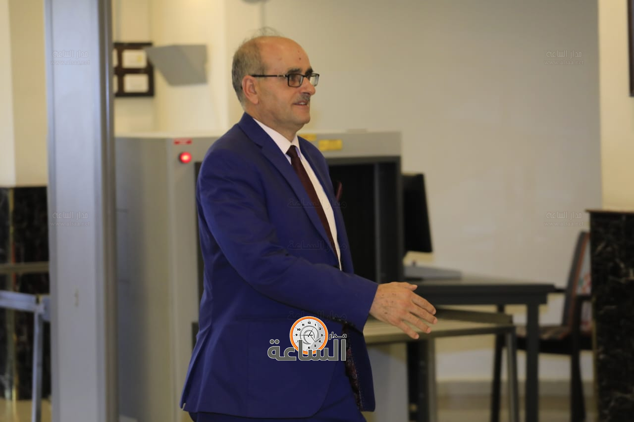 Madar Al-Saa Images 0.1320492384136176