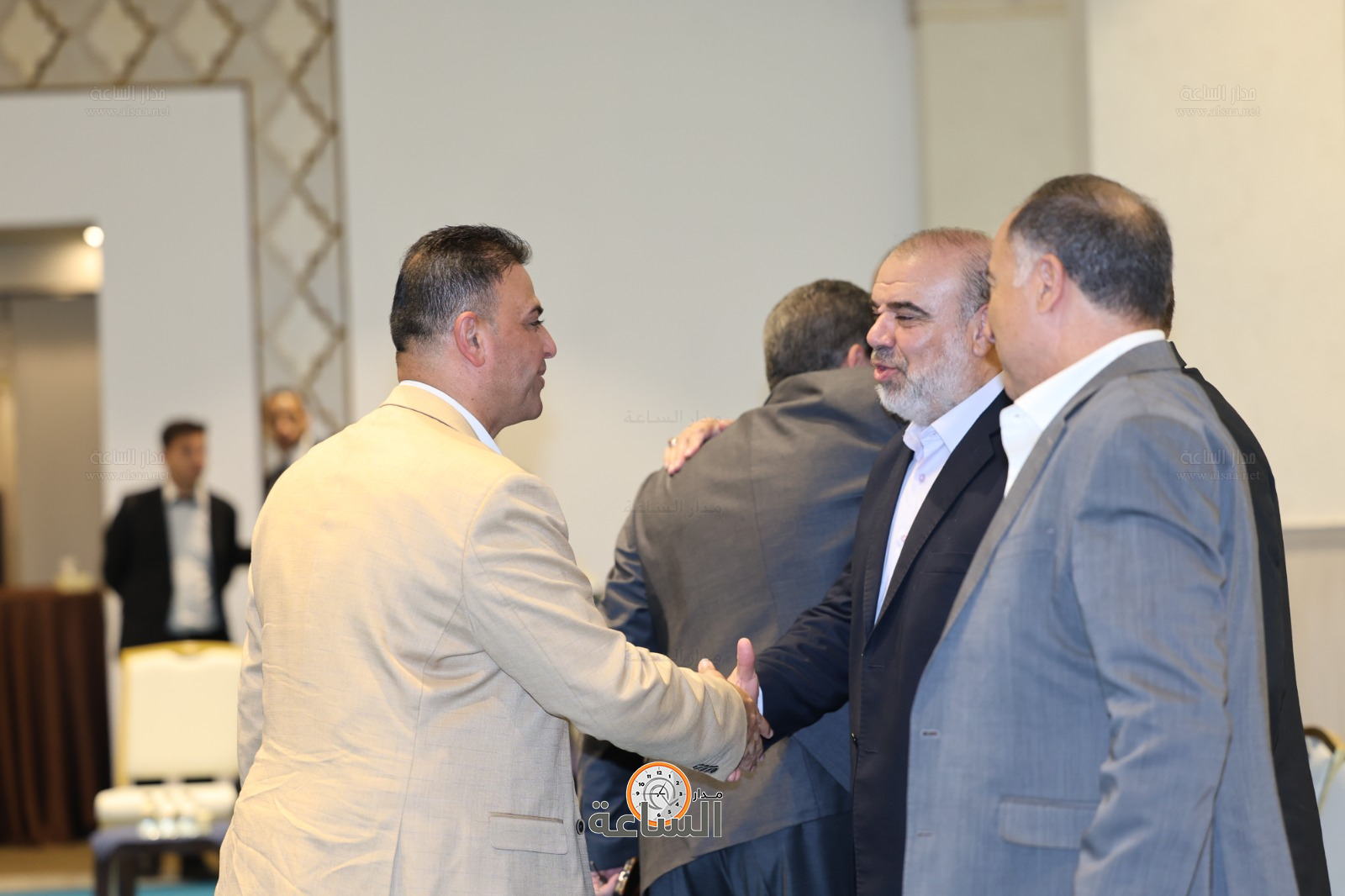 Madar Al-Saa Images 0.08696319375268358