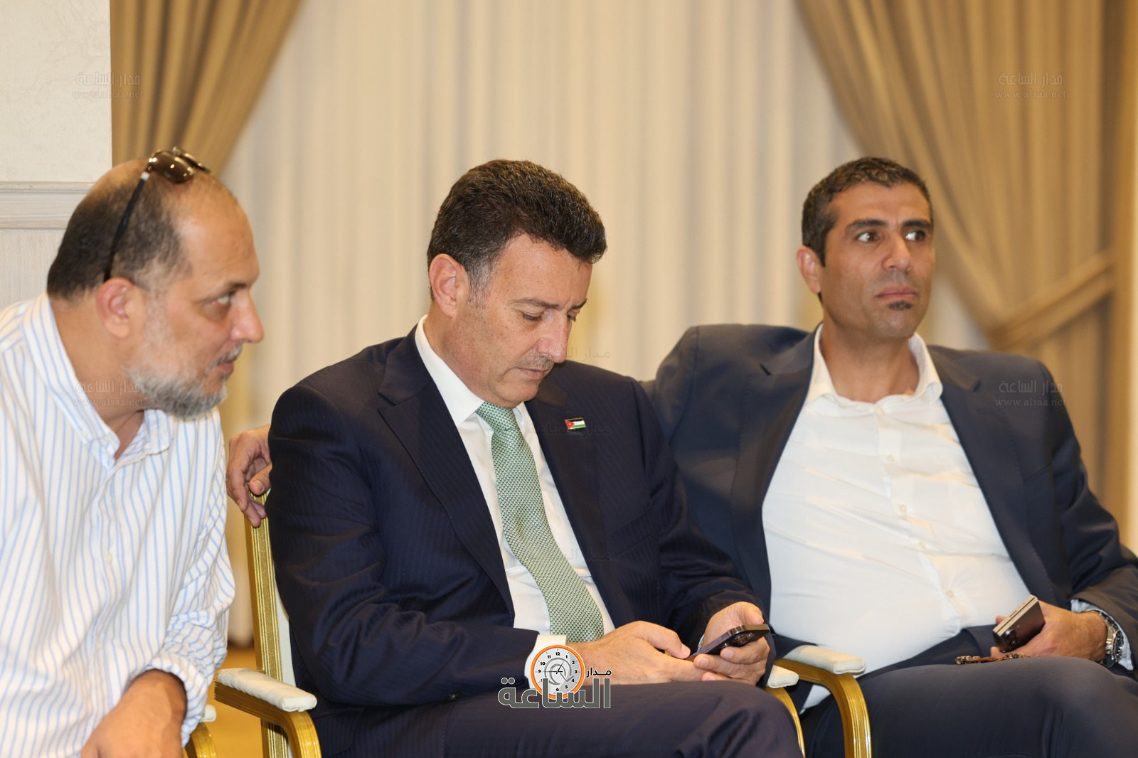 Madar Al-Saa Images 0.3755377646339475