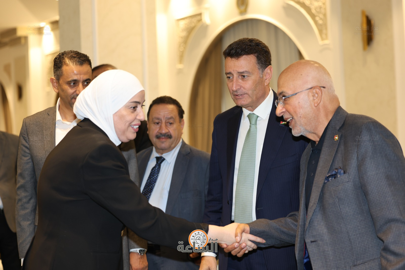 Madar Al-Saa Images 0.6424788265563818