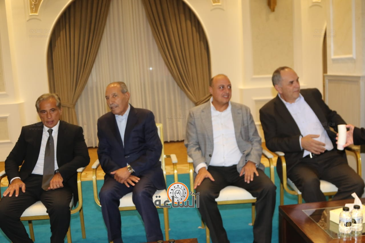 Madar Al-Saa Images 0.6837335396374574