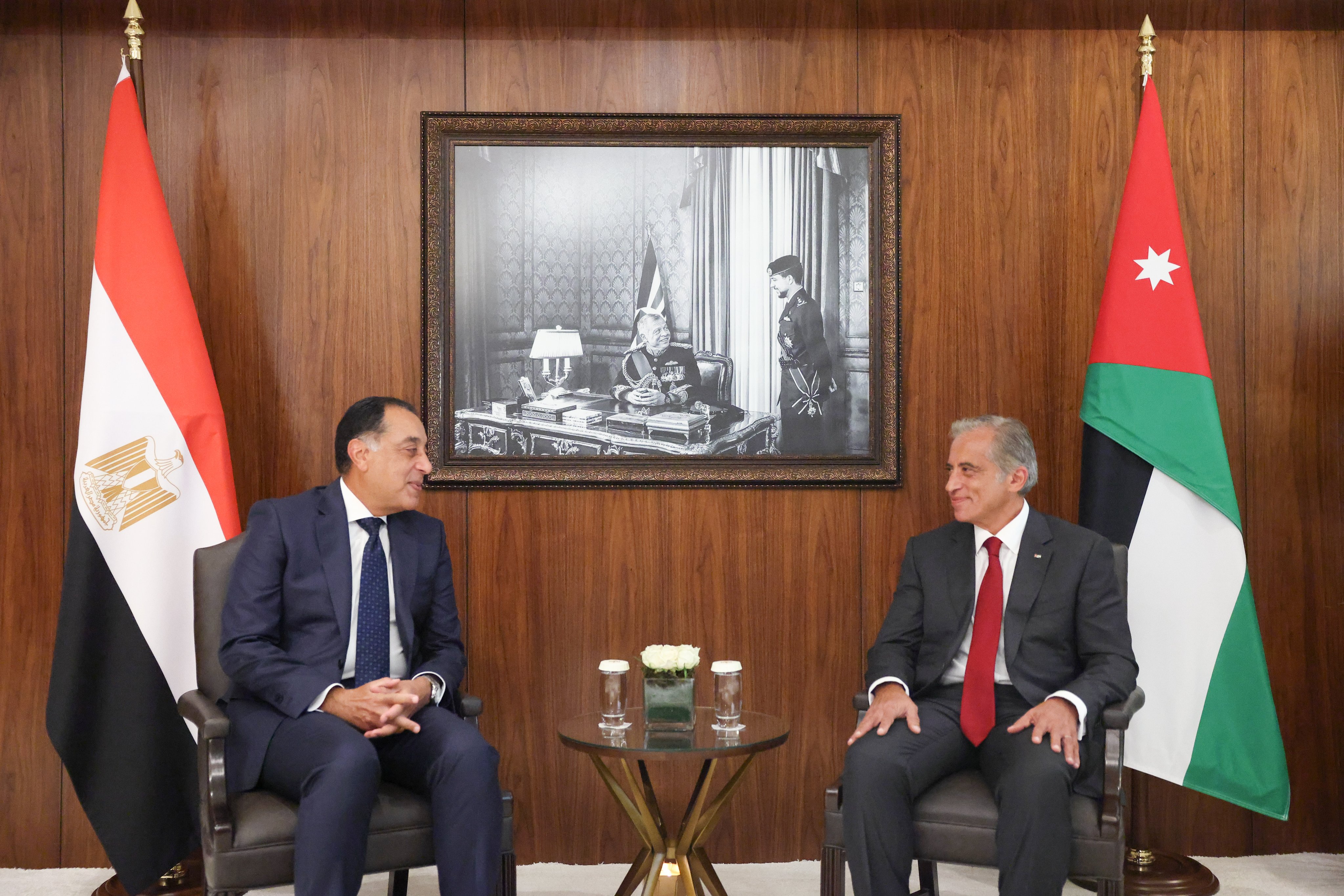 Madar Al-Saa Images 0.14614207493948994