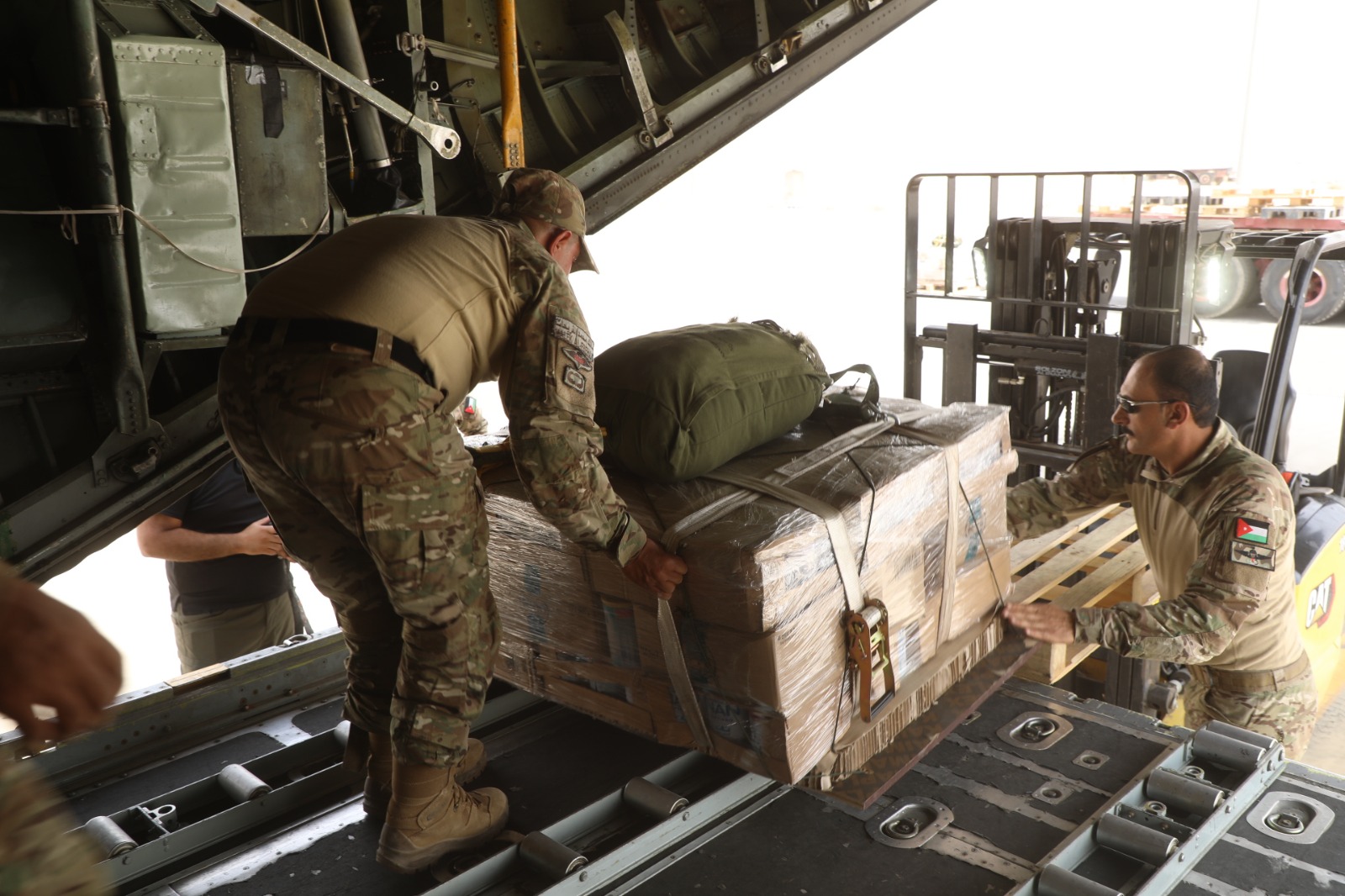 Madar Al-Saa Images 0.1754964642920368