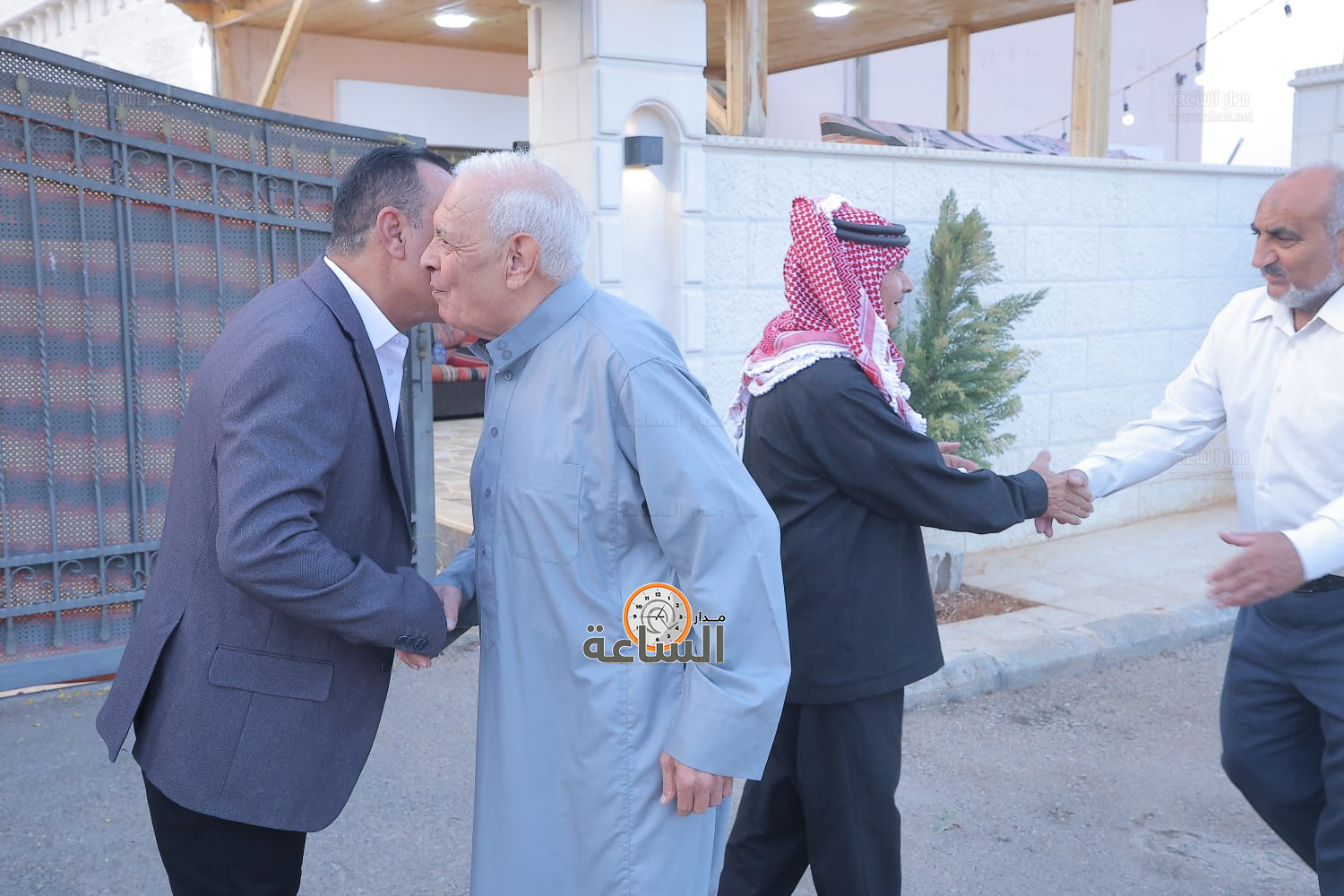 Madar Al-Saa Images 0.6672107427437431