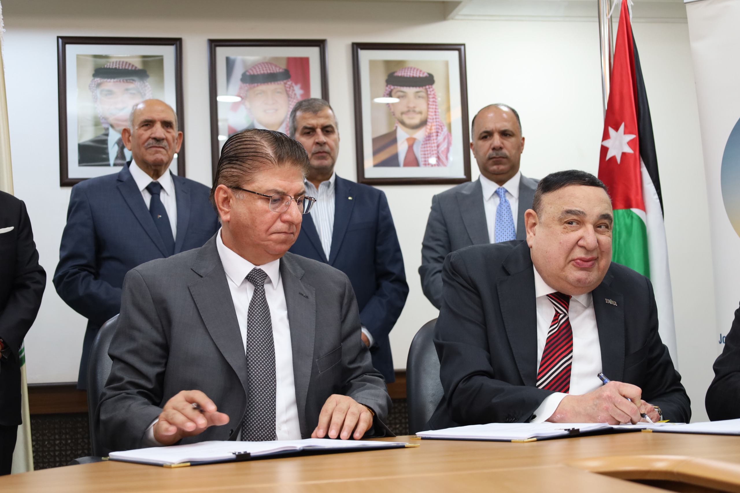 Madar Al-Saa Images 0.7426107353848328