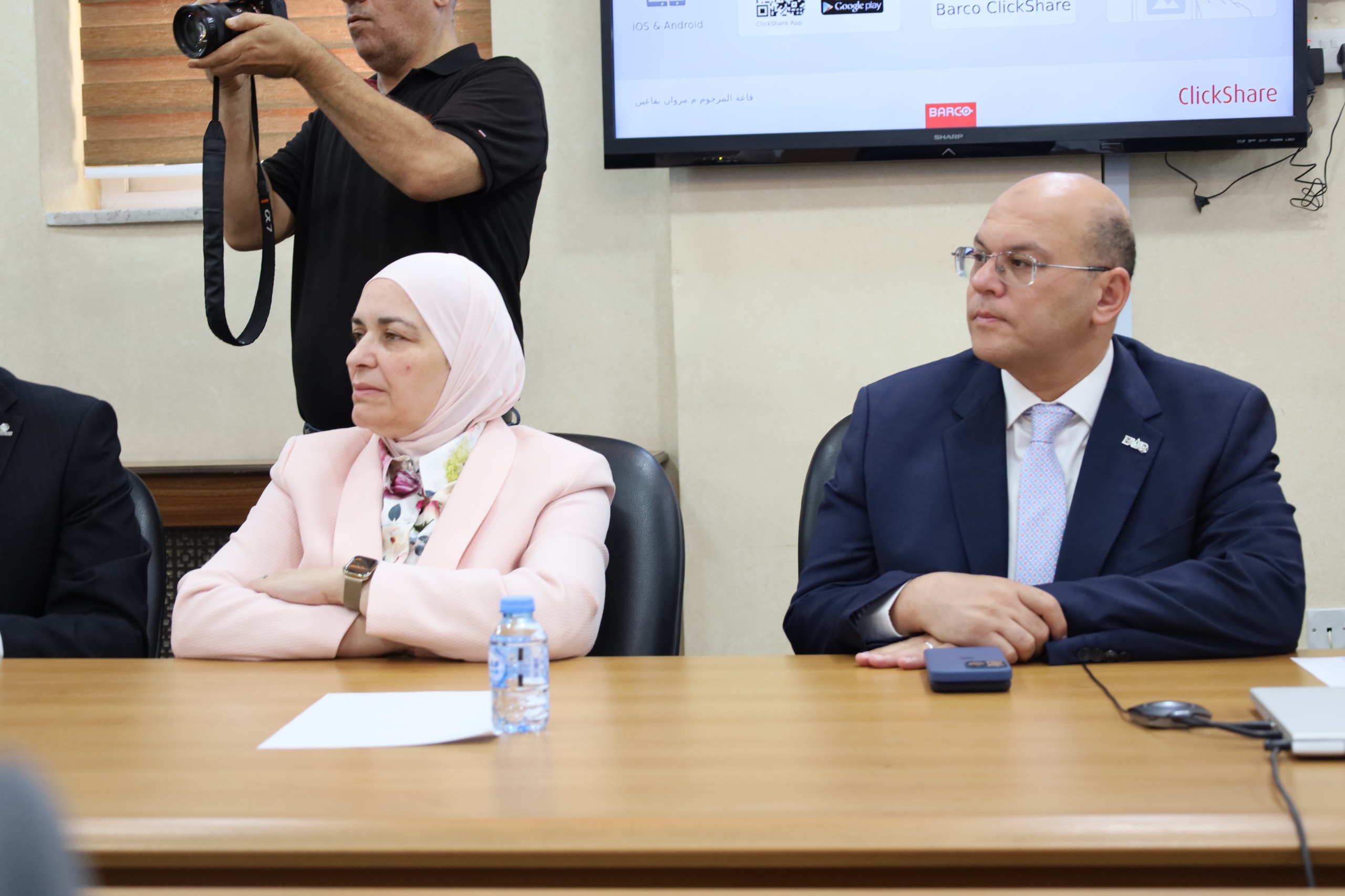 Madar Al-Saa Images 0.9049213819178614