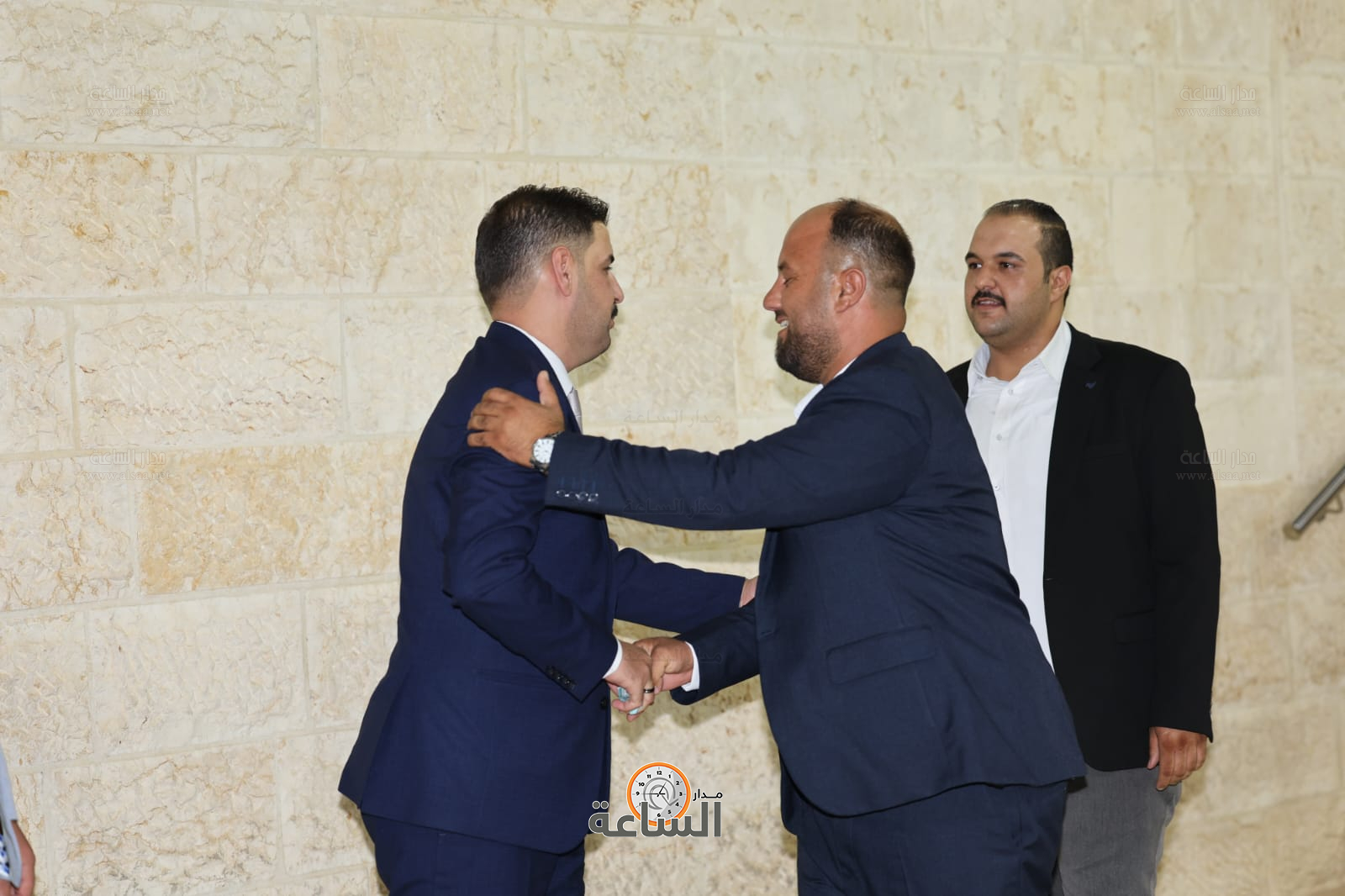 Madar Al-Saa Images 0.4816900861497815