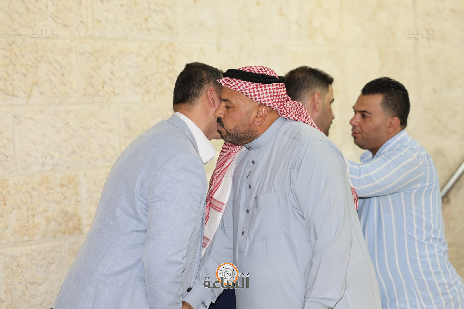 Madar Al-Saa Images 0.3859646334800182