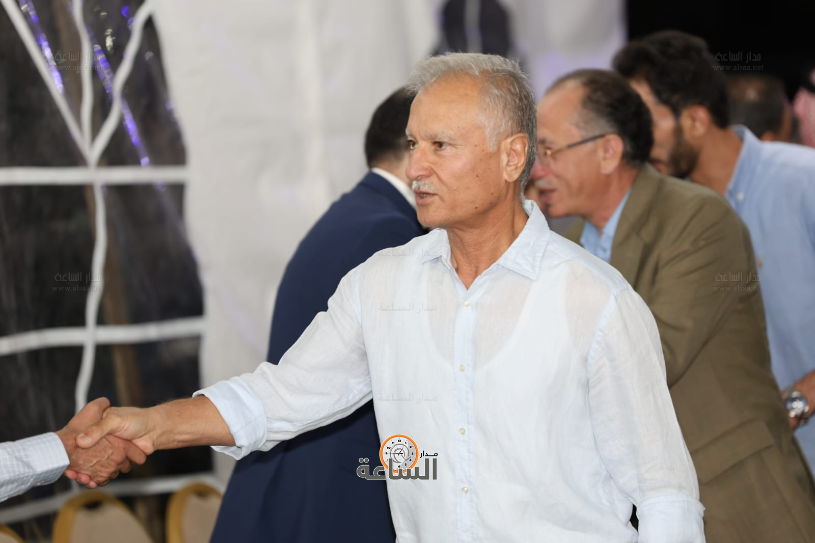 Madar Al-Saa Images 0.48662750764898677