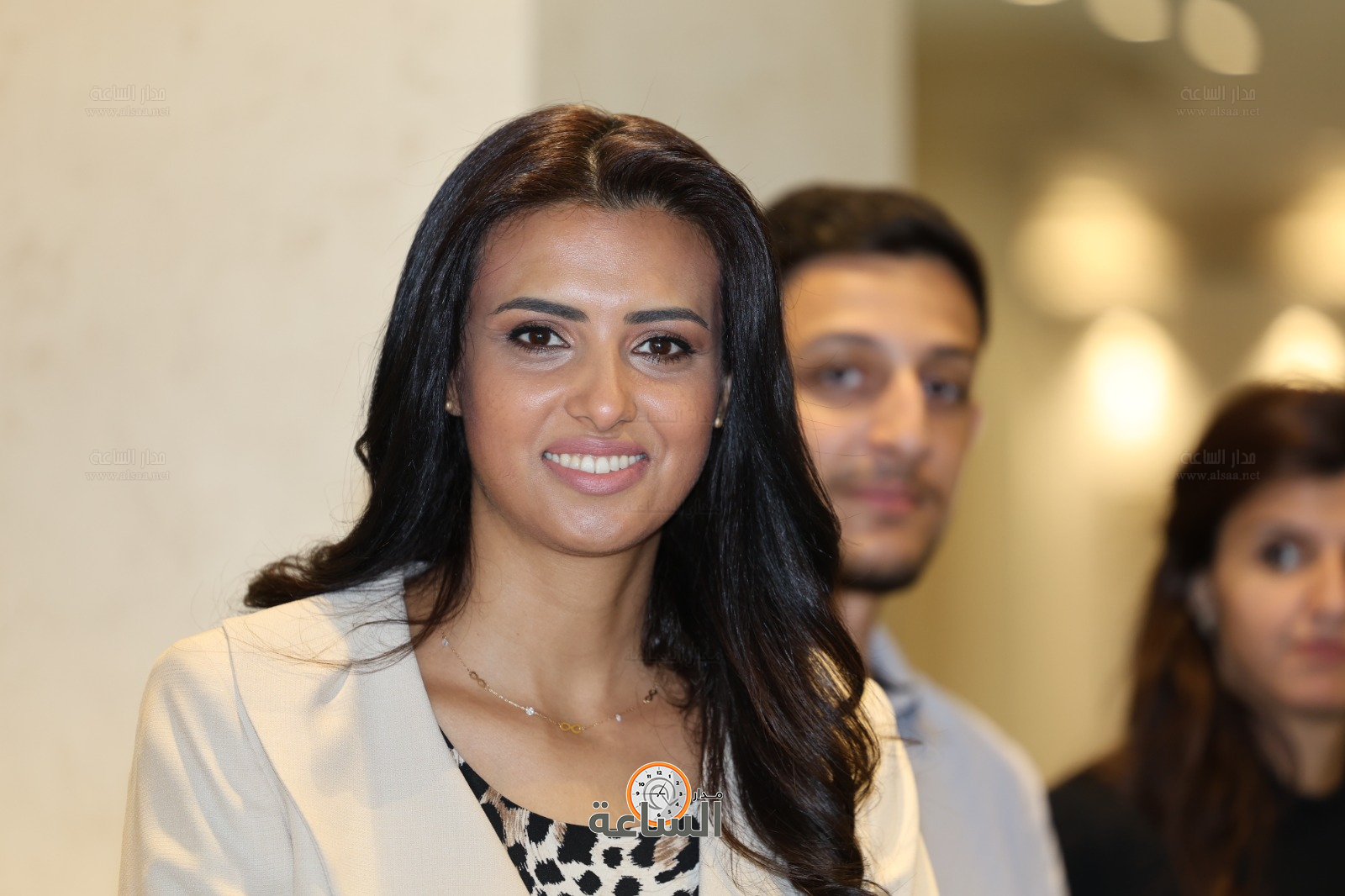 Madar Al-Saa Images 0.9323048689709321