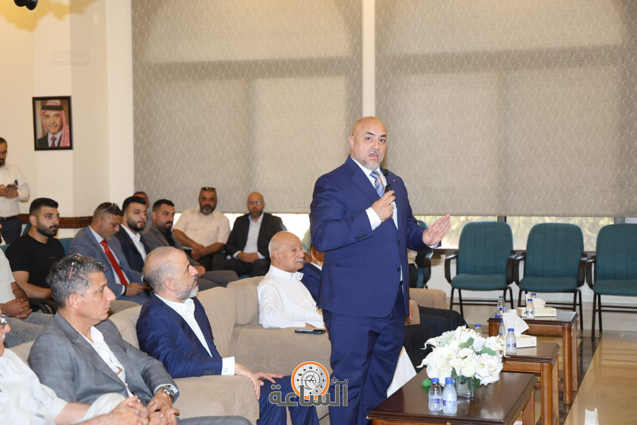 Madar Al-Saa Images 0.0345588518162101