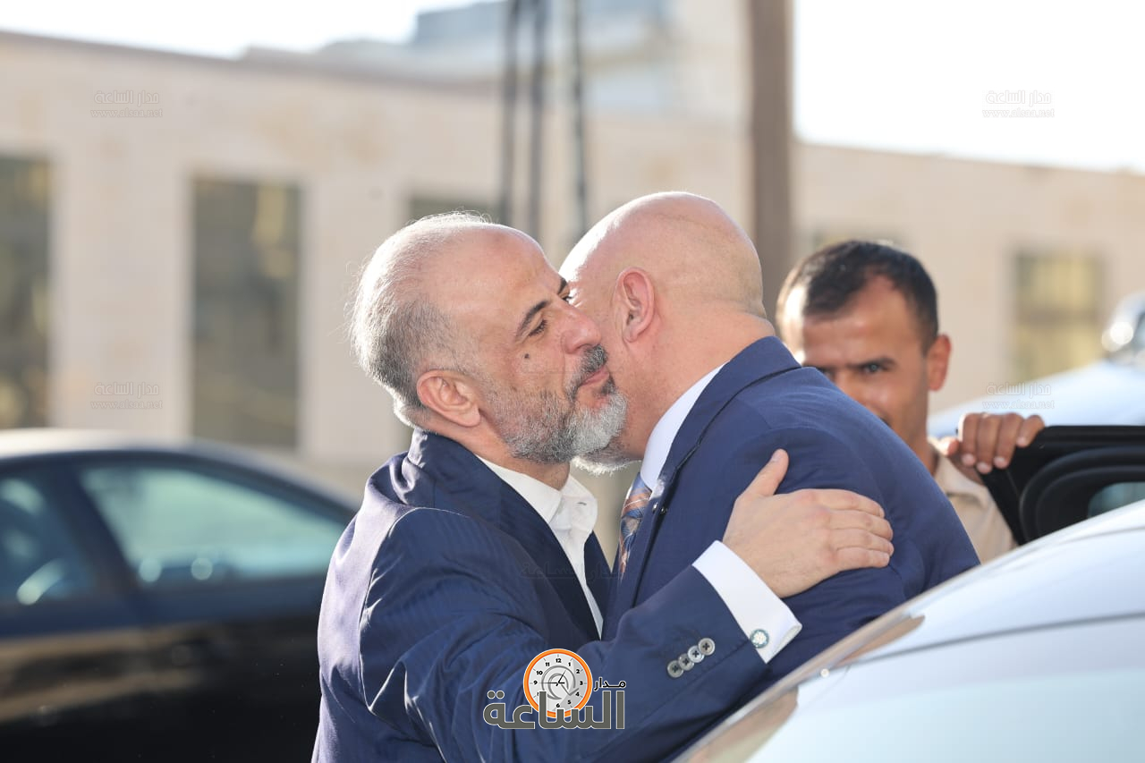 Madar Al-Saa Images 0.4280481158043583