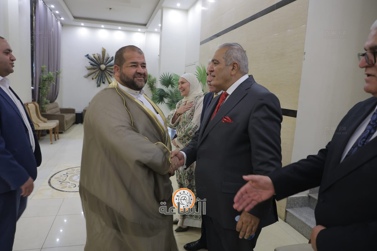 Madar Al-Saa Images 0.44571485483834905