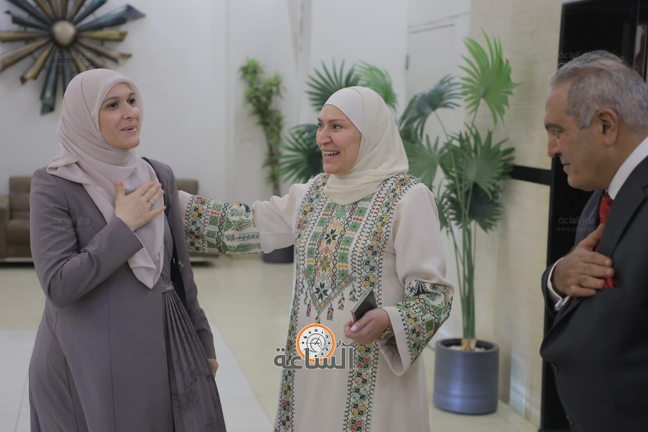 Madar Al-Saa Images 0.10397880498493606