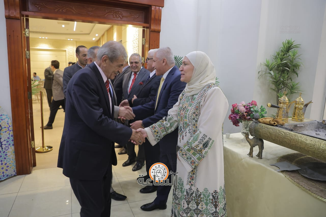 Madar Al-Saa Images 0.6410599838983984