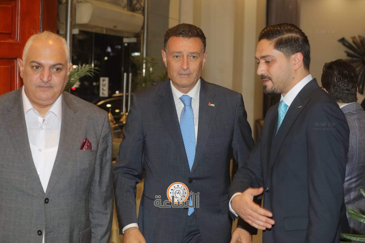 Madar Al-Saa Images 0.22161122588839544